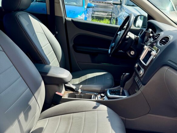 2008 Ford Focus II Рестайлинг, серый, 580000 рублей - вид 4