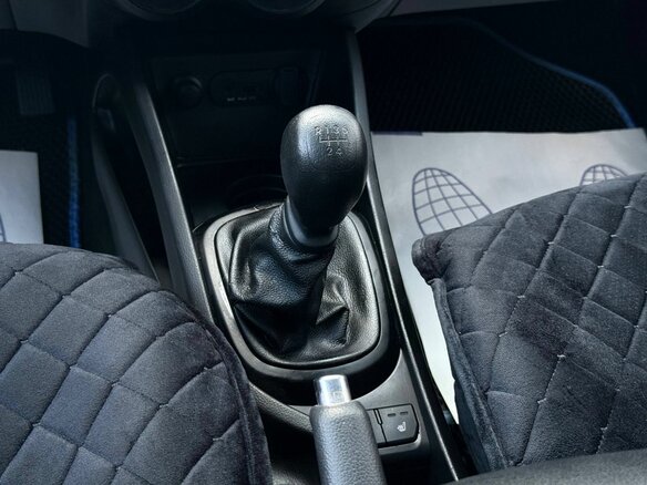 2014 Kia Rio 5-speed III, белый - вид 18