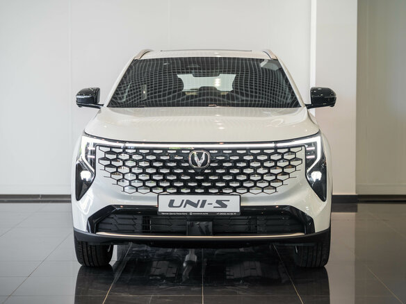 2026 Changan UNI-S I Рестайлинг, белый - вид 9