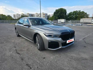 2020 BMW 7 серии Long 740Li xDrive VI (G11/G12) Рестайлинг, серый, 6500000 рублей, вид 2