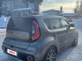2018 Kia Soul II Рестайлинг, серебристый, 1850000 рублей, вид 3