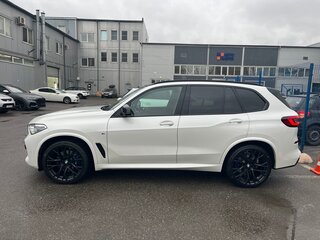 2020 BMW X5 30d IV (G05/G18), белый, 5690000 рублей, вид 4