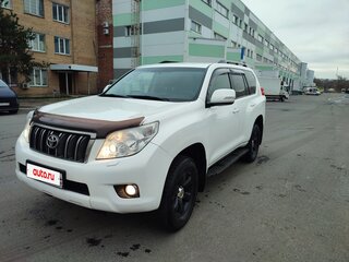 2013 Toyota Land Cruiser Prado 150 Series, белый, 2750000 рублей, вид 3