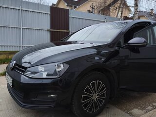 2013 Volkswagen Golf VII, чёрный, 945000 рублей, вид 1