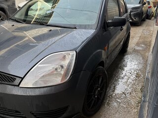 2005 Ford Fiesta Mk5, серый, 333000 рублей, вид 1