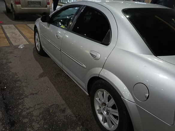 2001 Dodge Stratus II, серый, 500000 рублей - вид 2