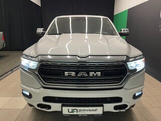 2023 Ram 1500 Crew Cab eTorque V, белый, 7000000 рублей, вид 1