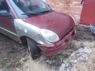 2000 Daihatsu Sirion I (M1), красный, 80000 рублей, вид 3