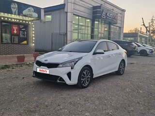 2020 Kia Rio IV Рестайлинг, белый, 1930000 рублей, вид 1