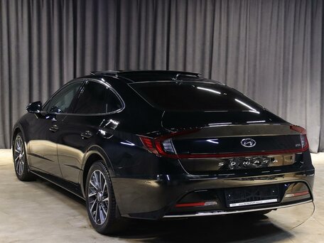 2021 Hyundai Sonata VIII (DN8), чёрный, 2099000 рублей, вид 4