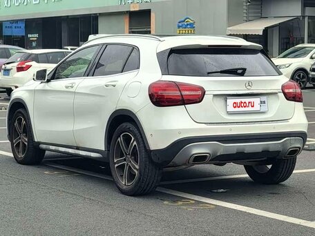 2018 Mercedes-Benz GLA 200 I (X156) Рестайлинг, белый, 1660000 рублей, вид 3