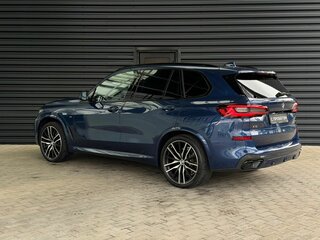 2021 BMW X5 M50d IV (G05/G18), синий, 9499000 рублей, вид 3
