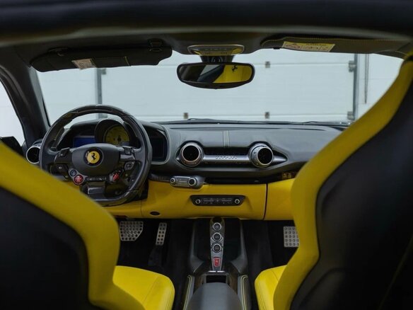 2017 Ferrari 812 Superfast, чёрный, 30750000 рублей - вид 4