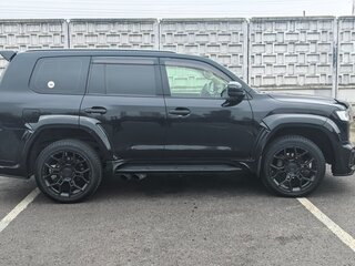 2011 Toyota Land Cruiser 200 Series, чёрный, 5000000 рублей, вид 4