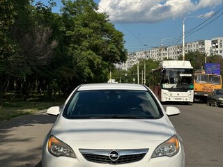 2011 Opel Astra J, белый, 620000 рублей, вид 3