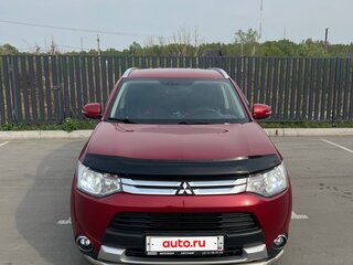 2014 Mitsubishi Outlander III, красный, 1600000 рублей, вид 2