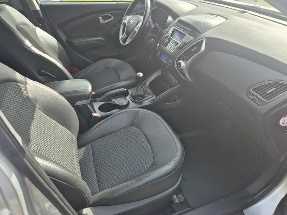 2013 Hyundai ix35 I, серебристый, 1045000 рублей - вид 16