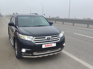 2013 Toyota Highlander II (XU40) Рестайлинг, чёрный, 2400000 рублей, вид 3