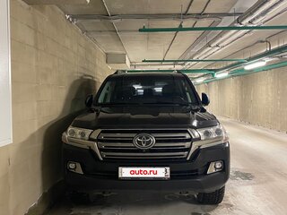 2017 Toyota Land Cruiser 200 Series Рестайлинг 2, чёрный, 6300000 рублей, вид 1