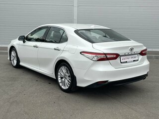 2020 Toyota Camry VIII (XV70), белый, 2630000 рублей, вид 5