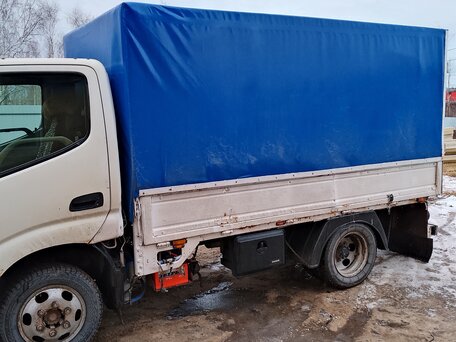 2002 Toyota Toyoace, белый, 1400000 рублей, вид 1