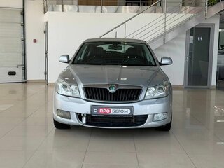 2013 Skoda Octavia II (A5) Рестайлинг, серый, 649900 рублей, вид 2