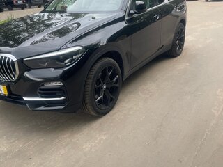 2019 BMW X5 30d IV (G05/G18), чёрный, 4850000 рублей, вид 3