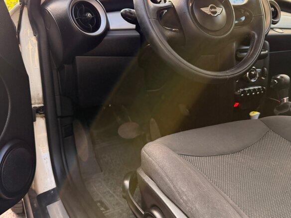 2012 Mini Hatch One II (R56) Рестайлинг, белый, 600000 рублей - вид 6