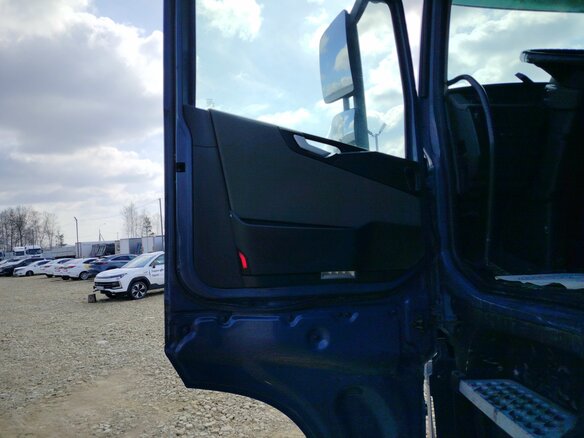 2019 Volvo FH, синий, 6828000 рублей - вид 7