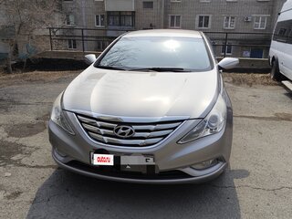 2010 Hyundai Sonata VI (YF), серый, 750000 рублей, вид 2