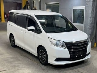 2015 Toyota Noah III (R80), белый, 2300000 рублей, вид 2
