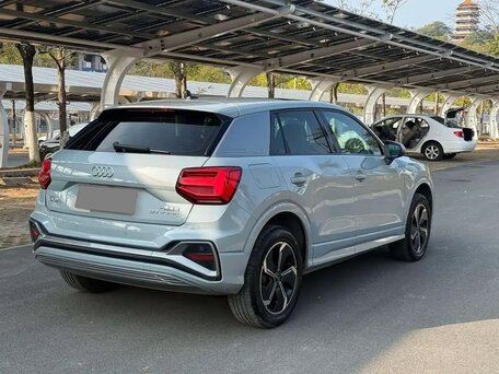 2022 Audi Q2 L e-tron I Рестайлинг, серый, 2150000 рублей, вид 4
