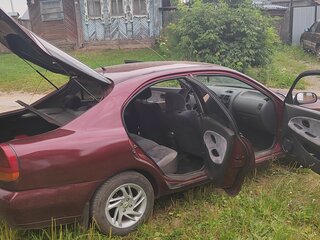 1995 Mitsubishi Carisma I, пурпурный, 255000 рублей, вид 3