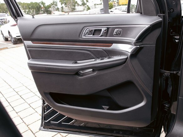 2019 Ford Explorer V Рестайлинг 2, чёрный, 2325000 рублей - вид 11