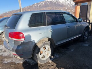 2005 Volkswagen Touareg I, серый, 600000 рублей, вид 3