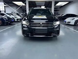 2022 Volkswagen Tiguan II Рестайлинг, серый, 2220013 рублей, вид 2