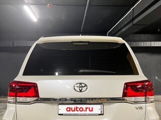 2016 Toyota Land Cruiser 200 Series Рестайлинг 2, белый, 5900000 рублей, вид 4