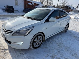 2014 Hyundai Solaris I Рестайлинг, белый, 700000 рублей, вид 2