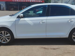 2017 Skoda Rapid I Рестайлинг, белый, 900000 рублей, вид 4