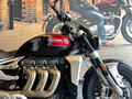 2023 Triumph Rocket 3, чёрный, 2850000 рублей - вид 2