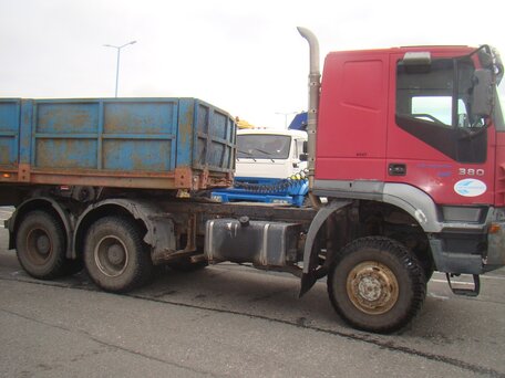 2006 Iveco Trakker, красный, 1263920 рублей, вид 2