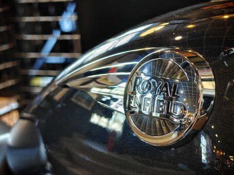 2026 Royal Enfield Super Meteor, чёрный, 764000 рублей, вид 5