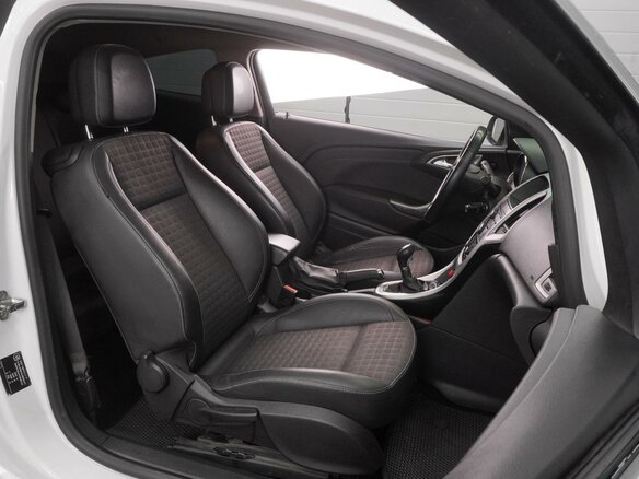 2012 Opel Astra GTC J Рестайлинг, белый - вид 7