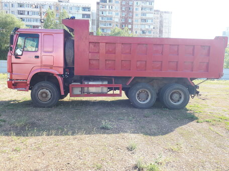 2012 Sinotruk Howo ZZ3257, красный, 1600000 рублей, вид 2