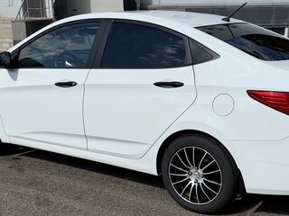 2016 Hyundai Solaris I Рестайлинг, белый, 1200000 рублей, вид 3