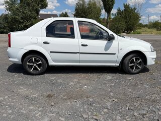 2010 Renault Logan I Рестайлинг, белый, 365000 рублей, вид 3