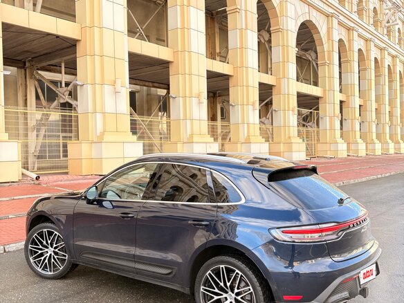 2022 Porsche Macan I Рестайлинг 2, синий, 6800000 рублей - вид 1