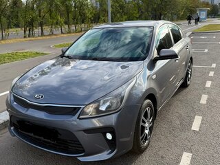 2018 Kia Rio IV, серый, 1249000 рублей, вид 1
