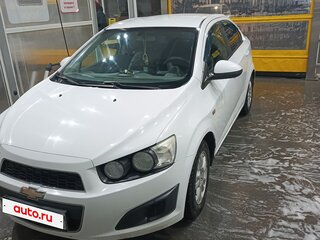 2012 Chevrolet Aveo II, белый, 600000 рублей, вид 2