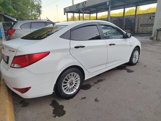 2015 Hyundai Solaris I Рестайлинг, белый, 730000 рублей, вид 5